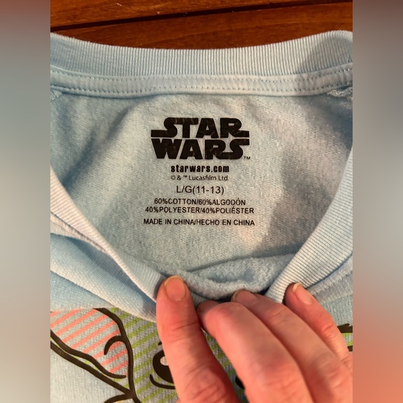 Disney Star Wars Mandalorian “The Child” sweatshirt. Sz Lg(11-13) - Picture 4 of 4